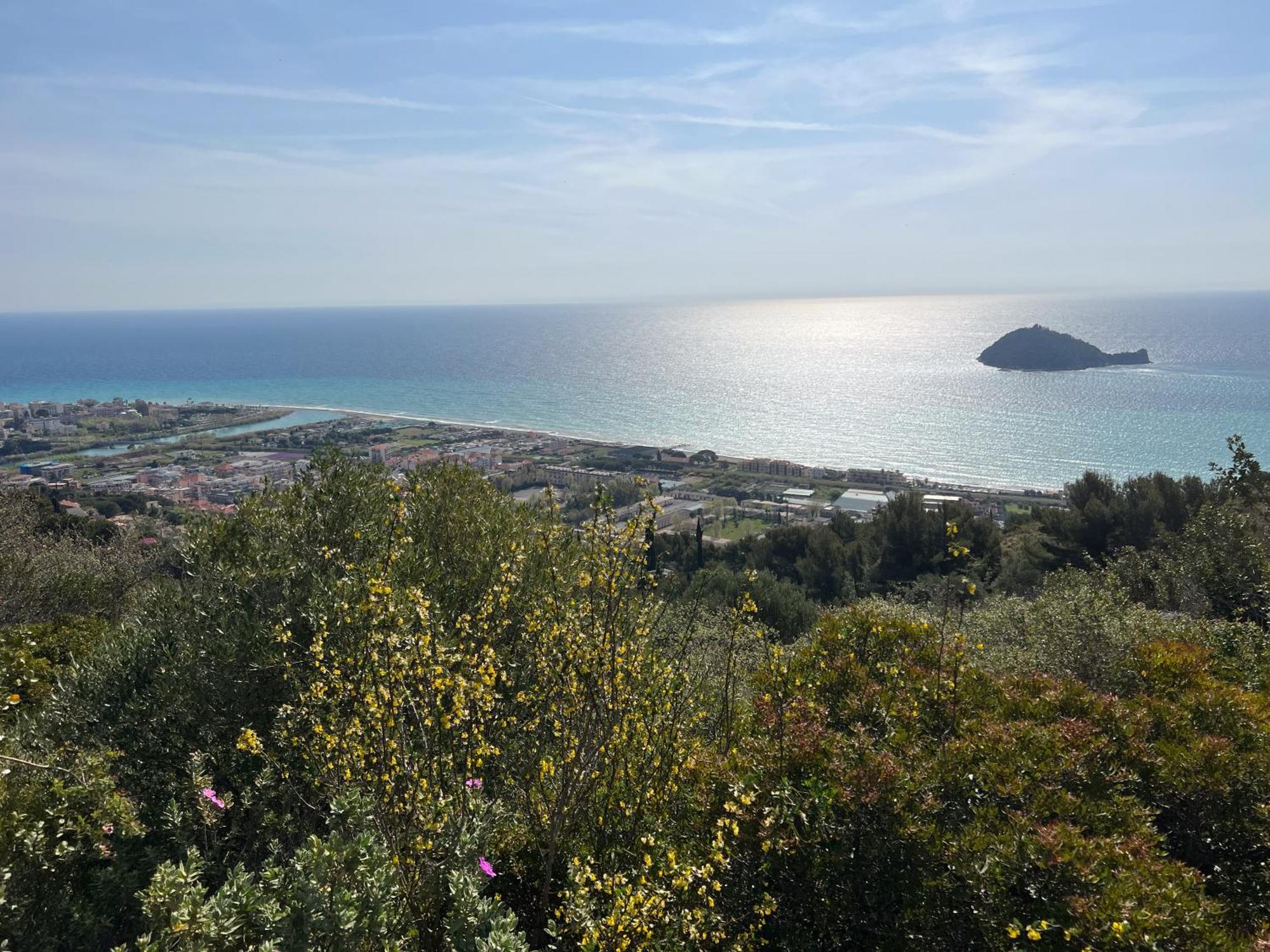 Le Torri Riviera Holiday Альбенга Екстер'єр фото